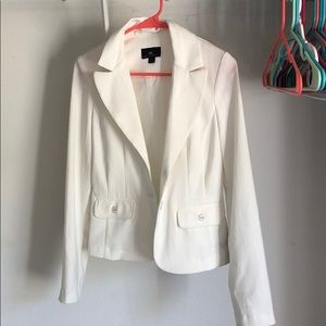 IZ white blazer